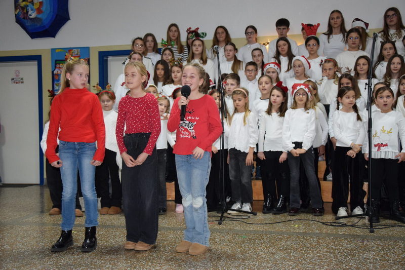 bozicna-priredba-19.12.25-20