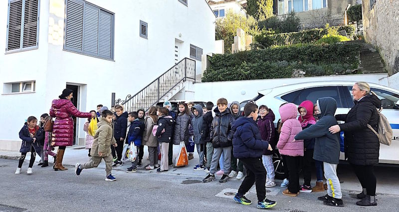 caritas-učenici-donacije1