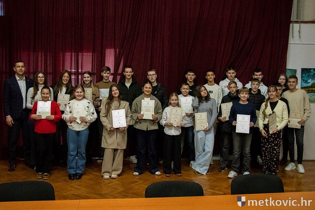 priznanja-ucenici-gradmetkovic