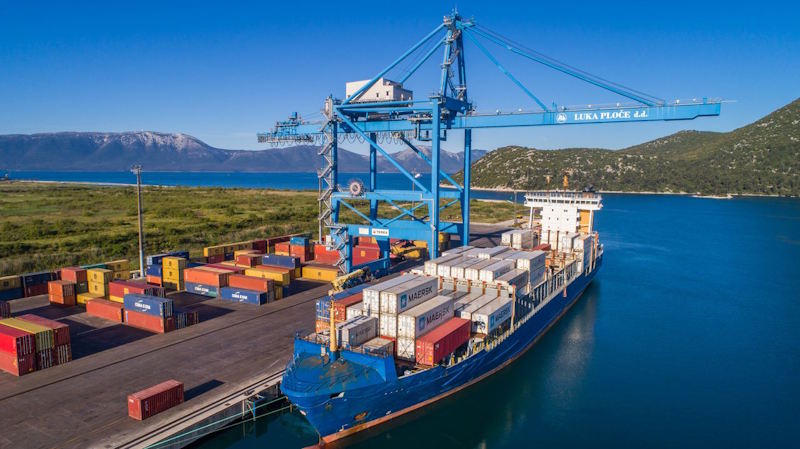 luka-ploce-kontejner