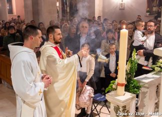 FOTO/VIDEO Misa uskrsnoga bdijenje u crkvi sv. Ilije: noć vjere, simbolike i zajedništva