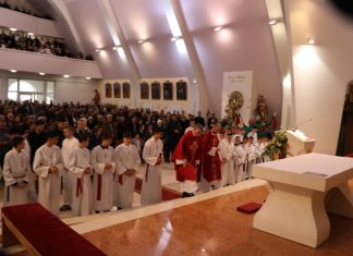FOTO | Veliki petak s procesijom u Župi sv. Nikole biskupa