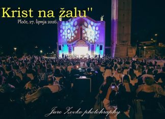 PLOČE Održan koncert moderne duhovne glazbe “Krist na žalu”