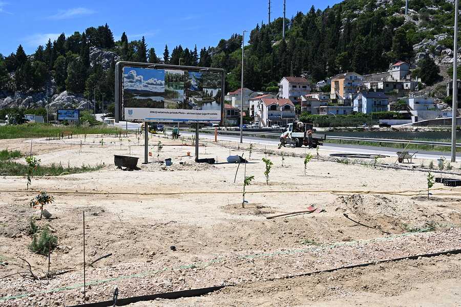 ploče-citrus-park-rogotinhr
