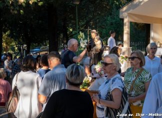 FOTO | Uočnica blagdana sv. Ante na Dubravici