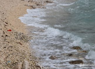 Upozorenje kupačima: Na plaži u Stonu zabilježeno kratkotrajno fekalno onečišćenje mora