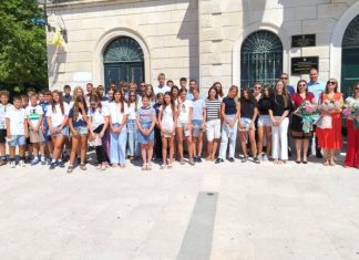 Učenici Osnovne škole Opuzen nagrađeni za uspjehe u sportu i znanju
