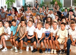 Opuzenski prvašići ušli u školske klupe