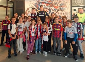 “Budi čovik” – Hajduk nagradio učenike iz OŠ Stjepana Radića posjetom Poljudu